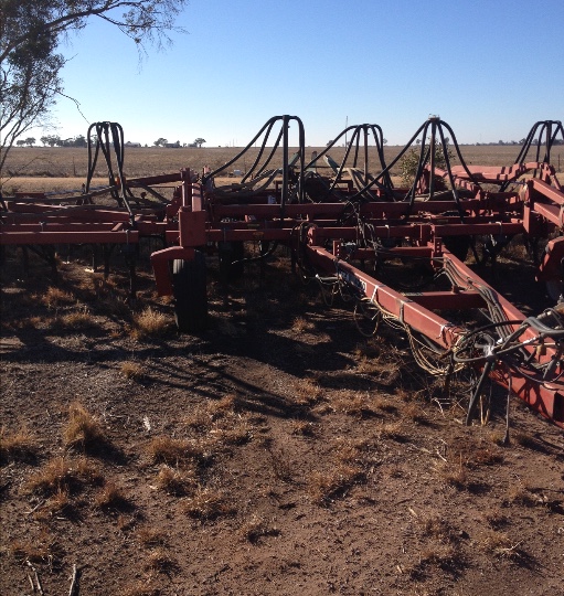 Case 4300 Airseeder Bar with 3000L Horwood Bagshaw Seeder Box